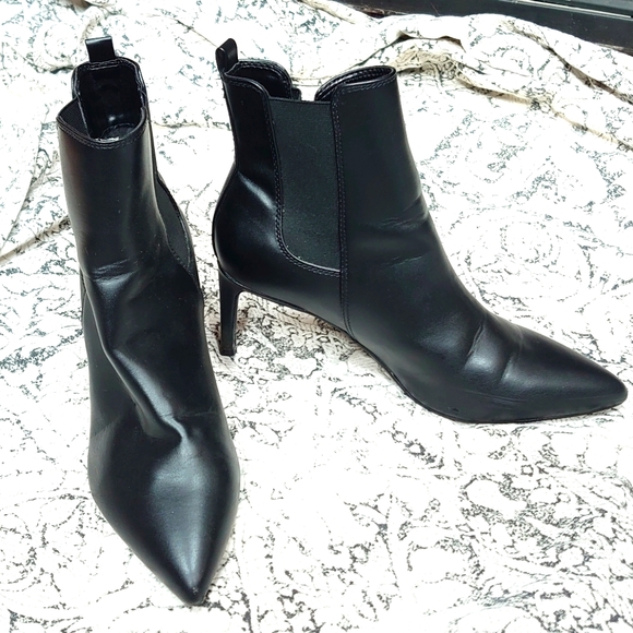 Calvin Klein booties - Picture 1 of 6